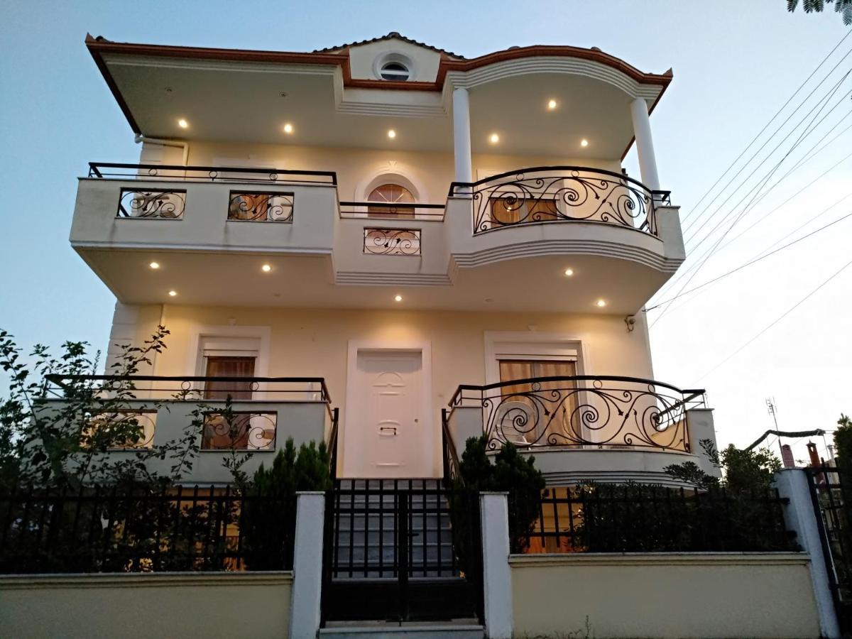 Prime Luxury Villa Beach Front เนอาวรัสนา ภายนอก รูปภาพ